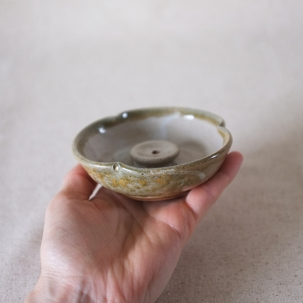three-tipped flower ash incense bowl
